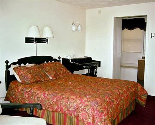 Continental Inn Чебойган Экстерьер фото